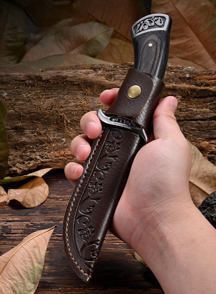 Coltello goffrato ad alta durezza (bellissimo fodero in pelle)