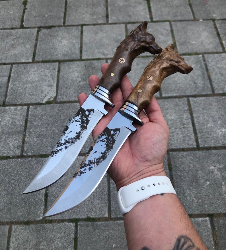 Coltello da campeggio con testa di lupo, coltello da caccia fatto a mano, regalo di anniversario/compleanno, coltello personalizzato