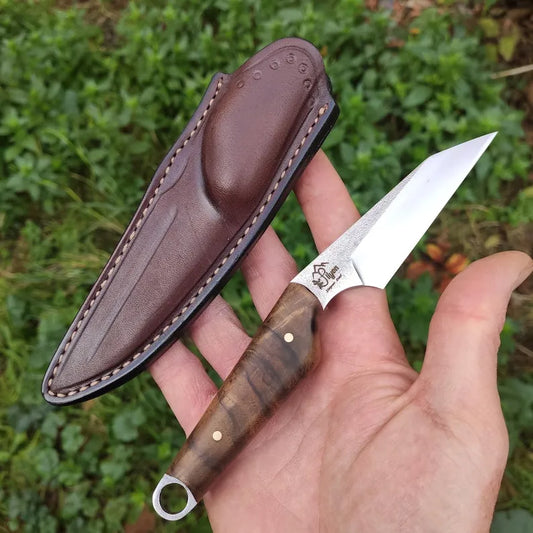 Coltello a lama fissa Wharncliffe EDC con fodero in pelle, realizzato in acciaio Sleipner e noce turco.