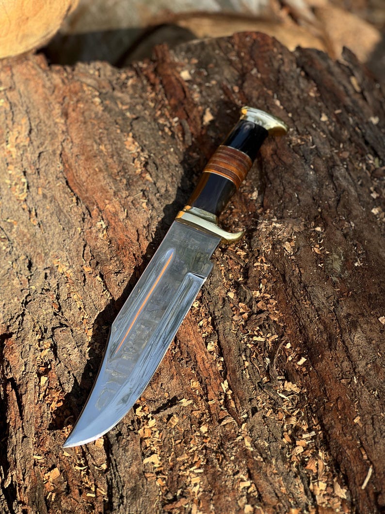 Coltello Bowie fatto a mano in acciaio D2 con fodero